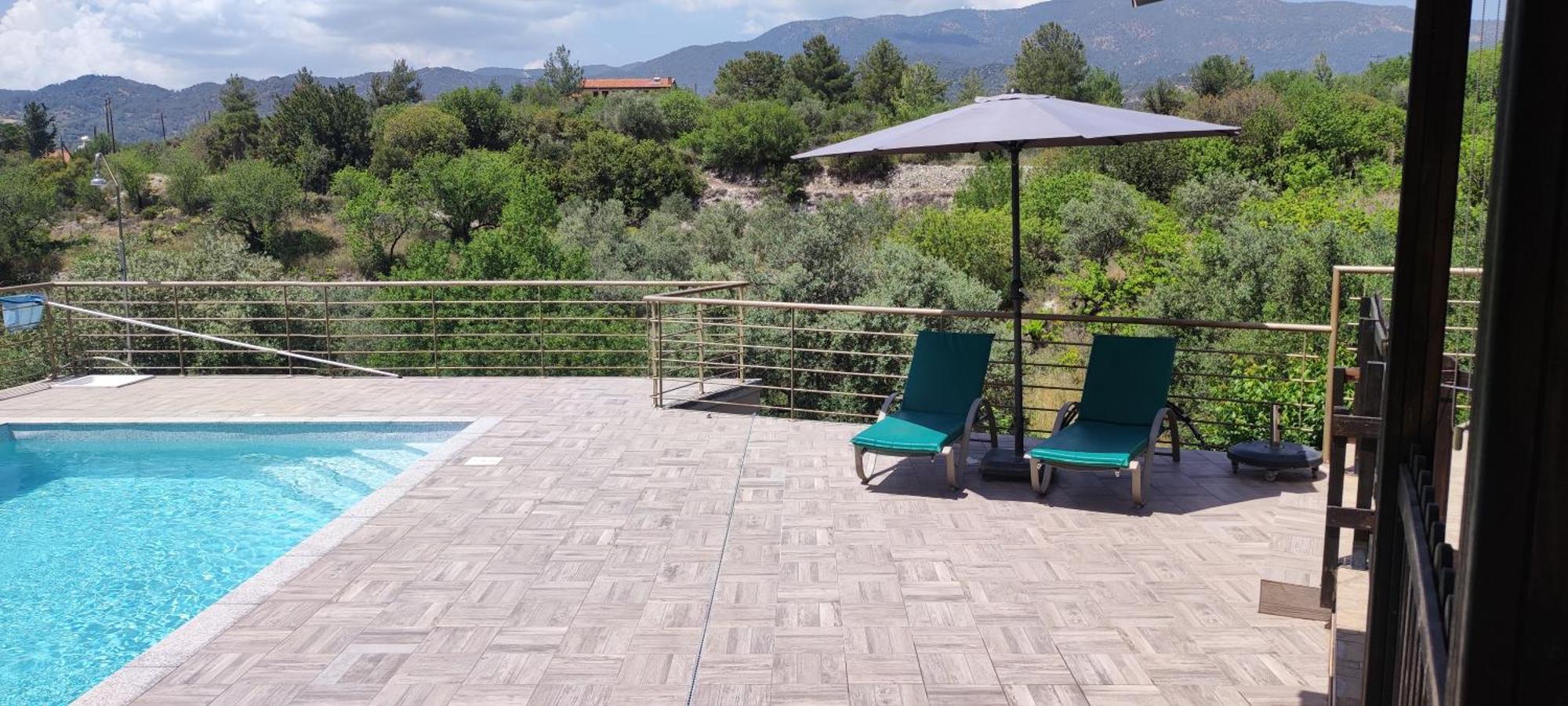 Roses Villa Trimiklini Luaran gambar