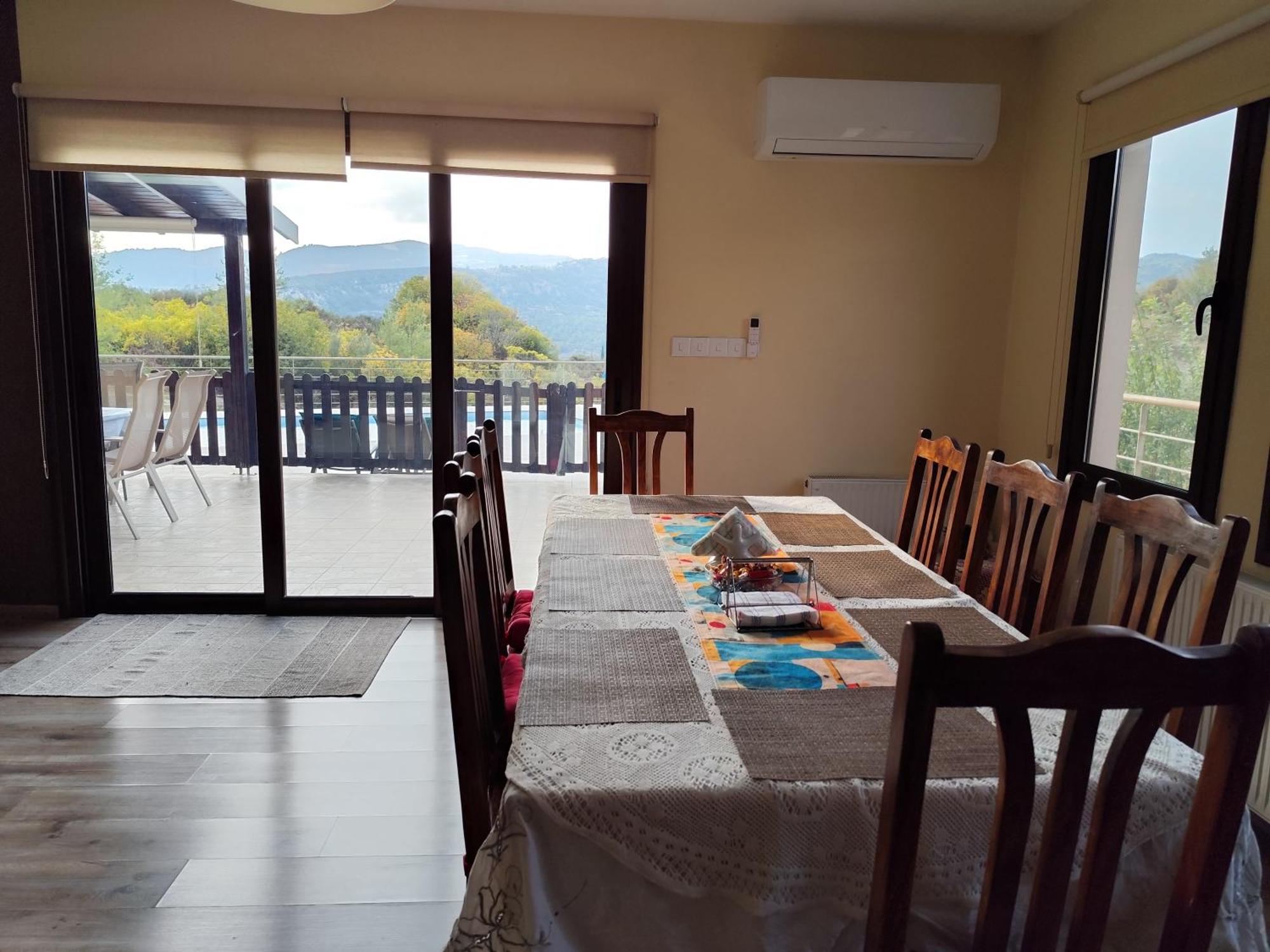 Roses Villa Trimiklini Luaran gambar