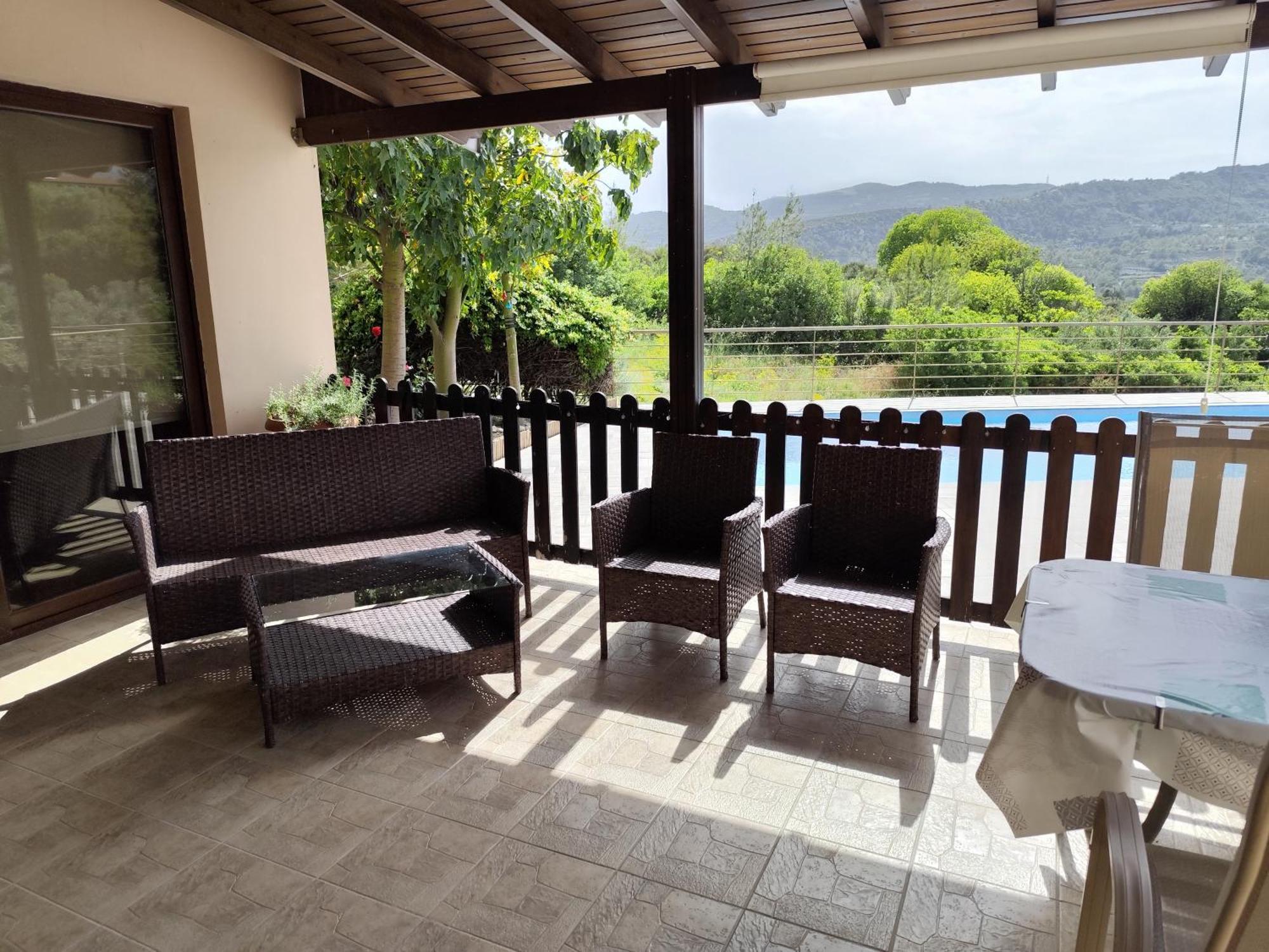 Roses Villa Trimiklini Luaran gambar